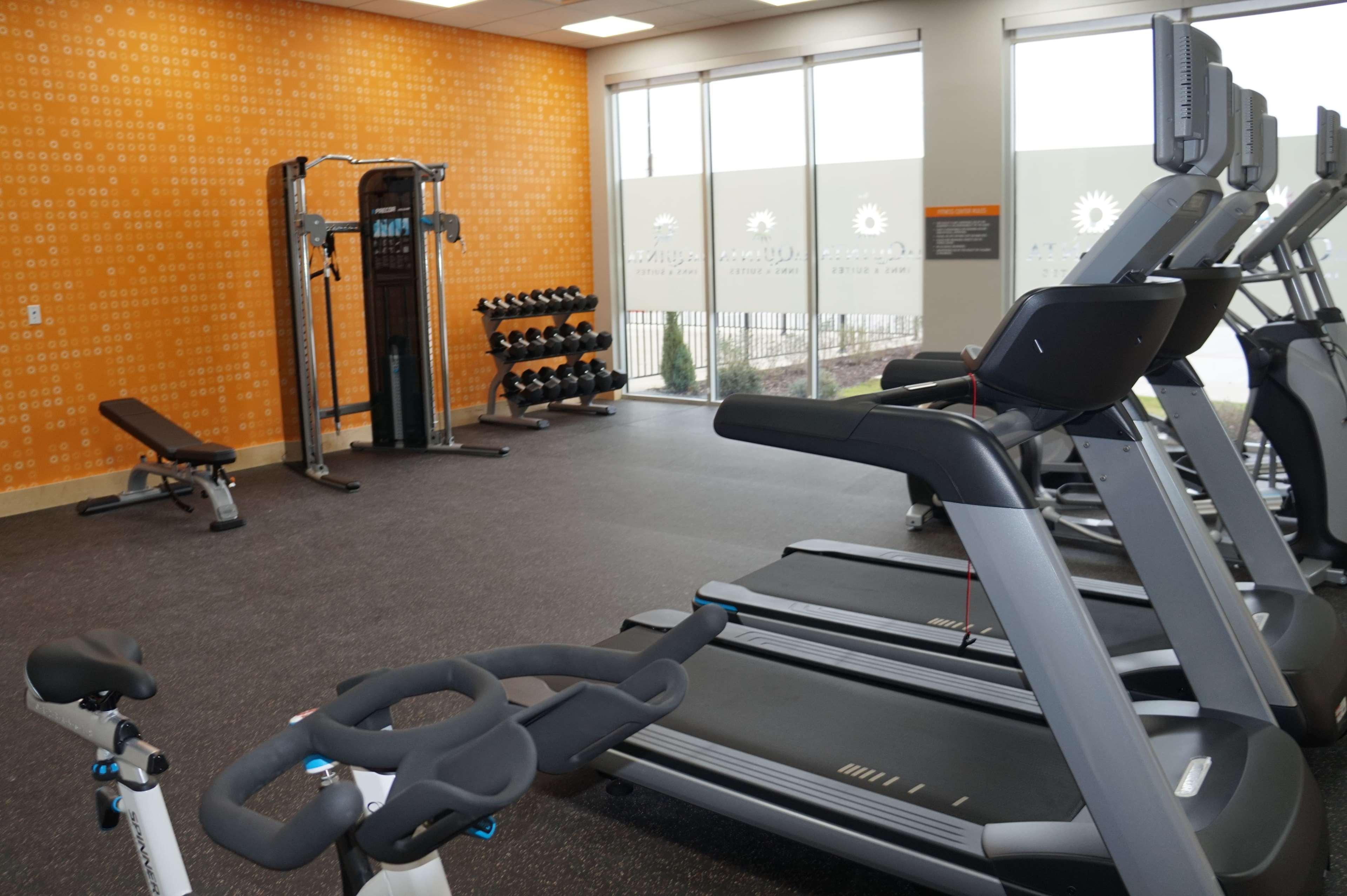 La Quinta Inn & Suites By Wyndham Lewisville Bagian luar foto