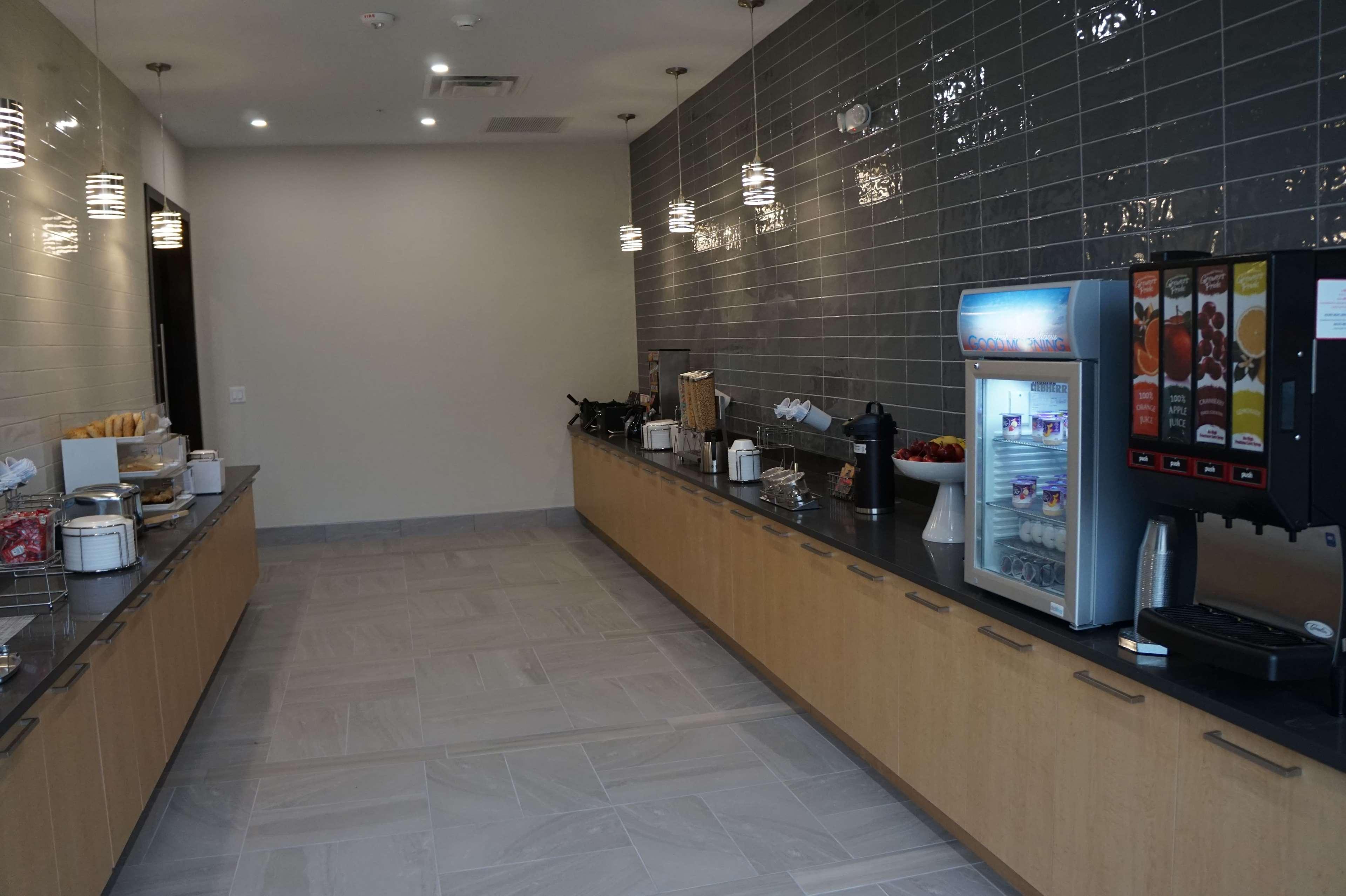 La Quinta Inn & Suites By Wyndham Lewisville Bagian luar foto